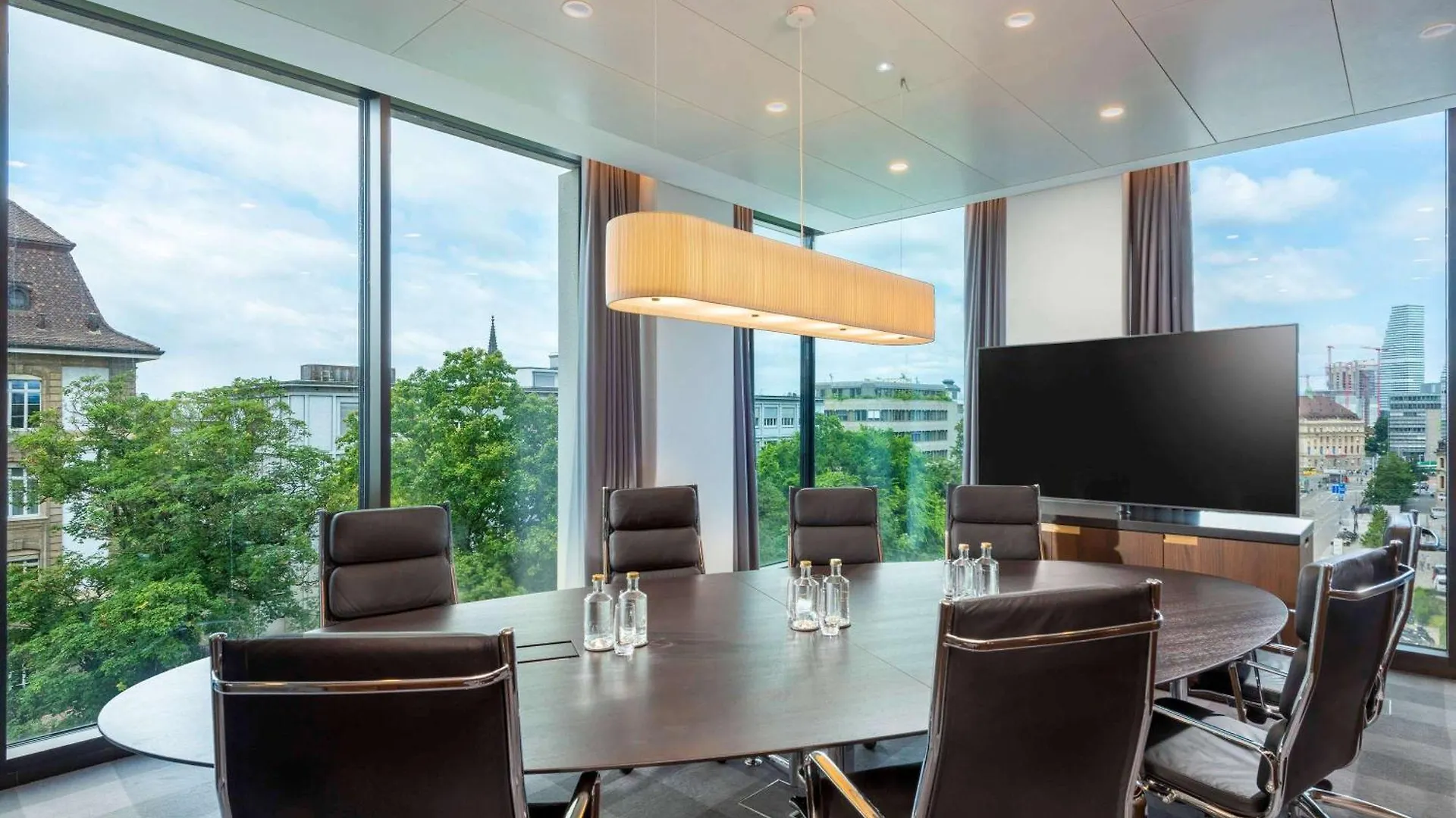 Moevenpick Hotel Basel 4*,