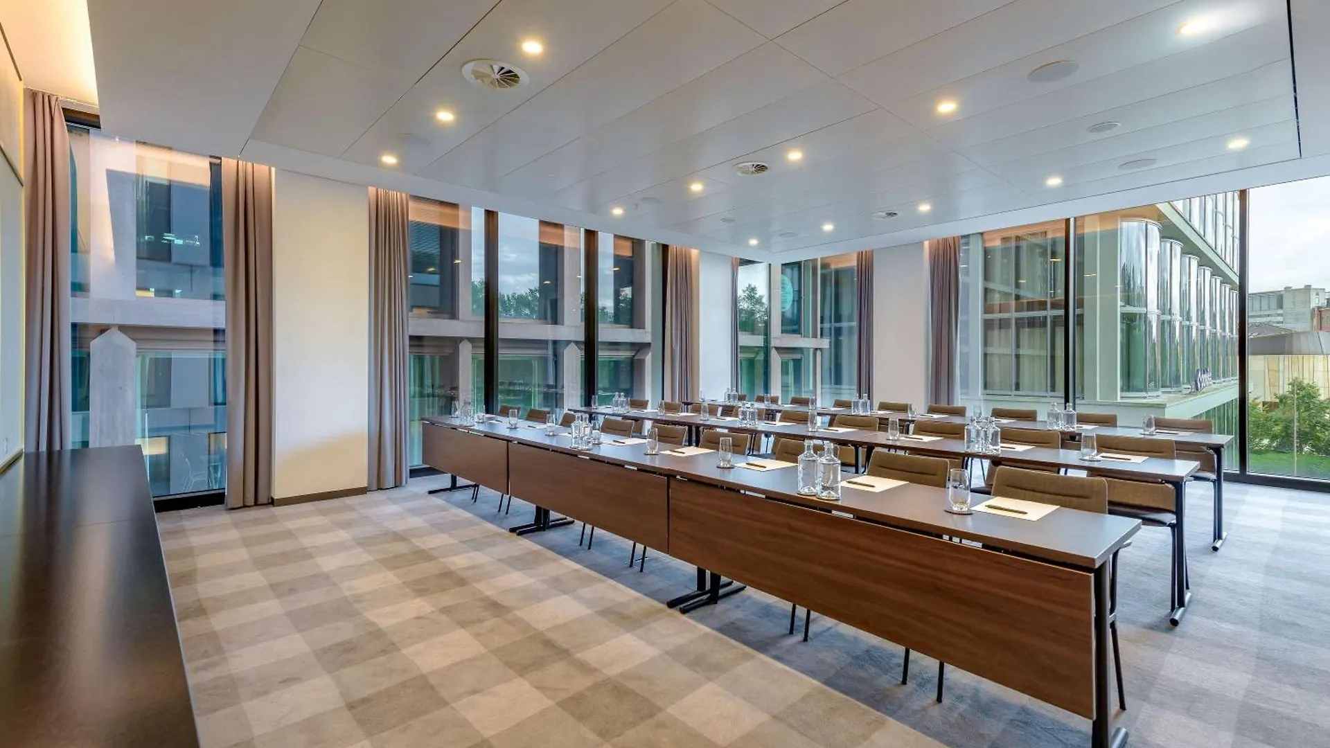 Moevenpick Hotel Basel 4*,  Schweiz