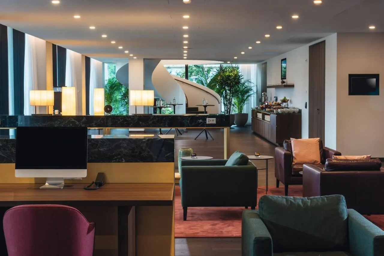 Moevenpick Hotel バーゼル 4*,  スイス